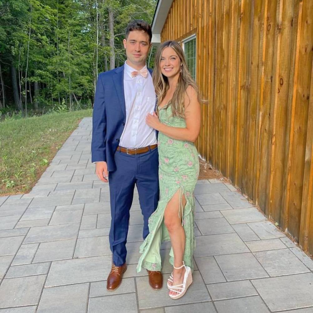 Meet your Posher, Meghan strong